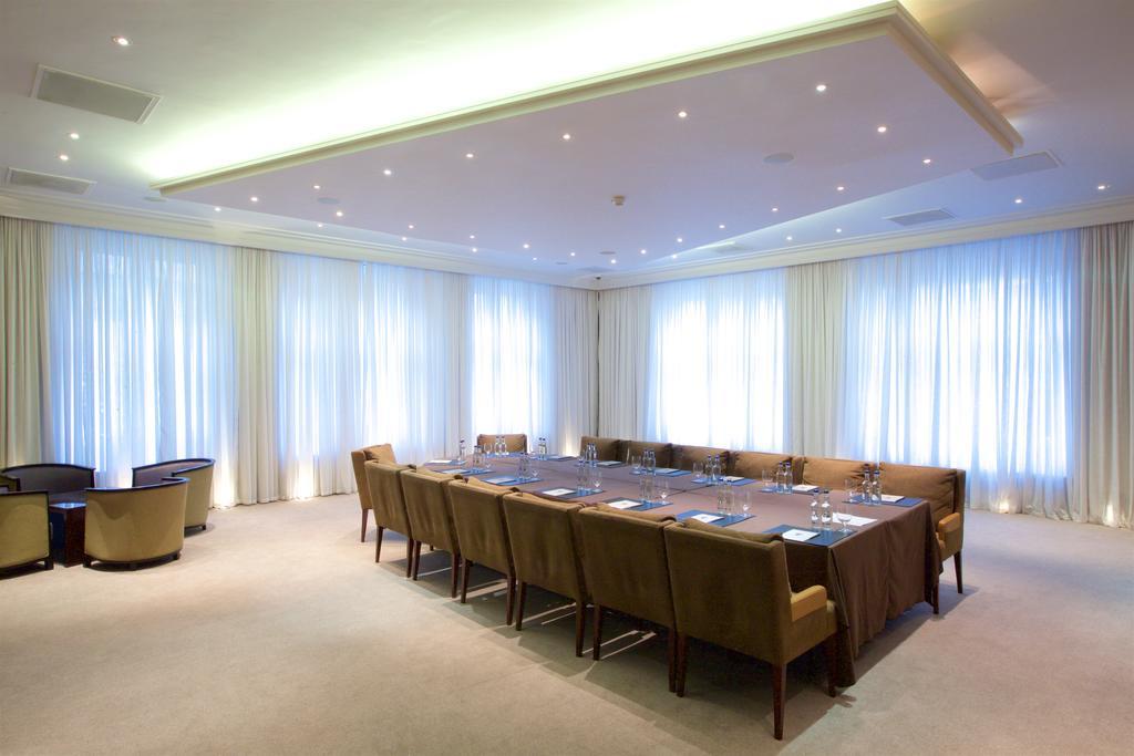 切斯特格罗夫纳酒店 外观 照片 The boardroom at the London headquarters